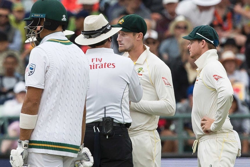 Steve Smith's future in limbo as Cricket Australia officials sent to South  Africa over ball-tampering scandal - ABC News