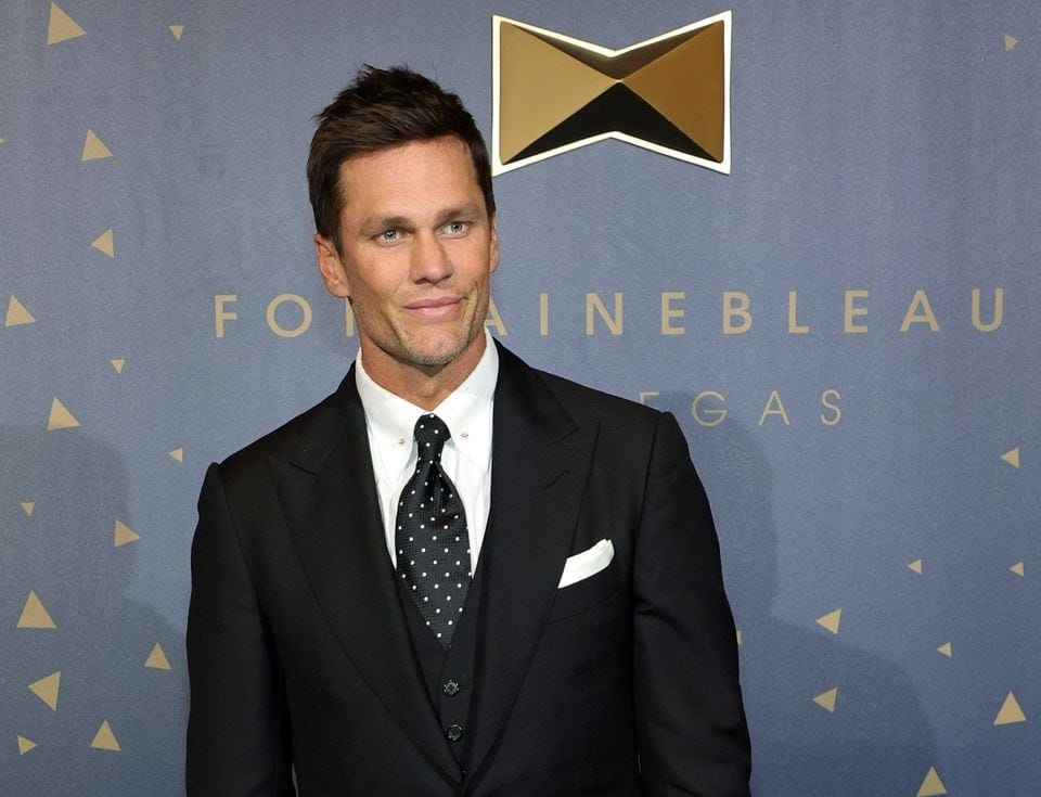 Tom Brady teams up with Gretzky, Vaughn for new Super Bowl ad