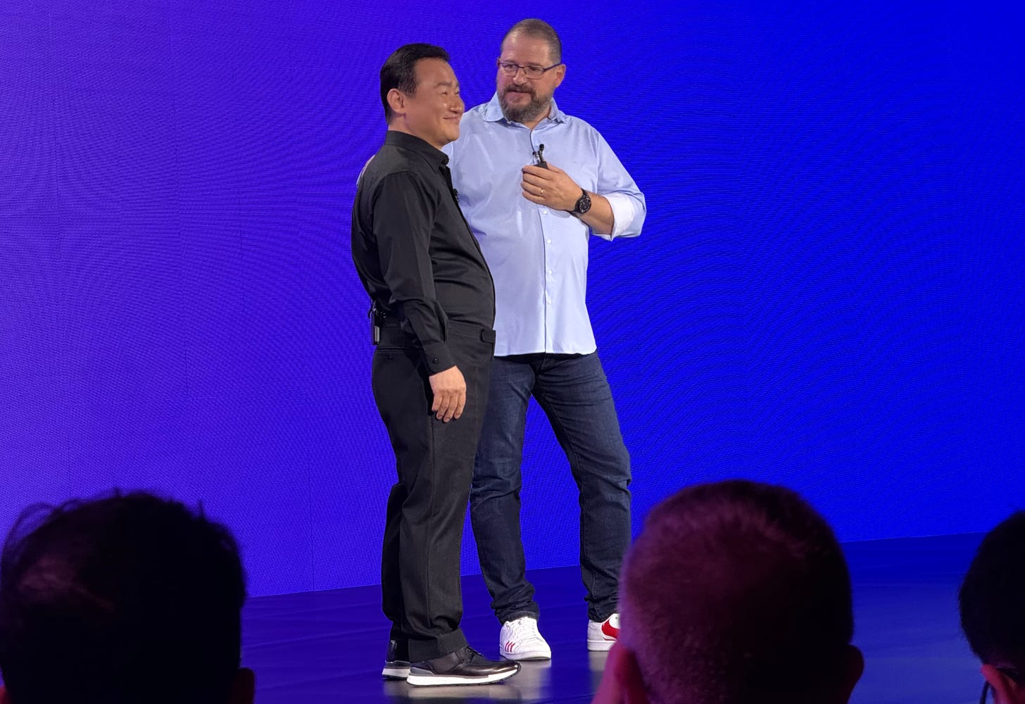 Samsung Mobile President TM Roh and Qualcomm CEO Cristiano Amon at the Snapdragon Summit announcing support for Snapdragon 8 Elite on Galaxy S25