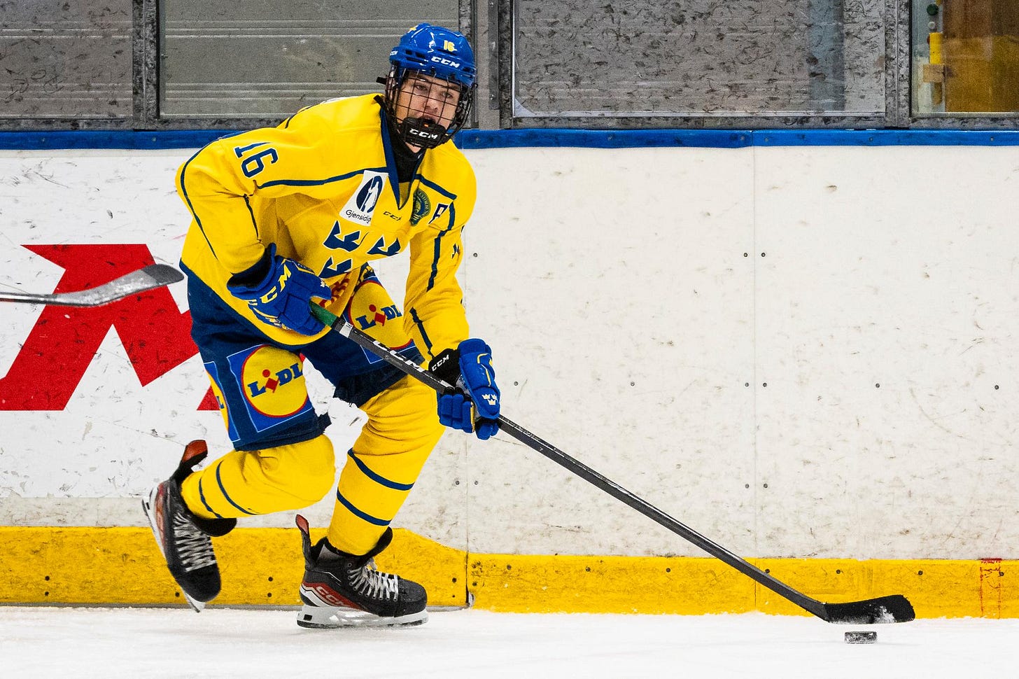 Anton Frondell, 16, är Djurgårdens nya stjärnskott
