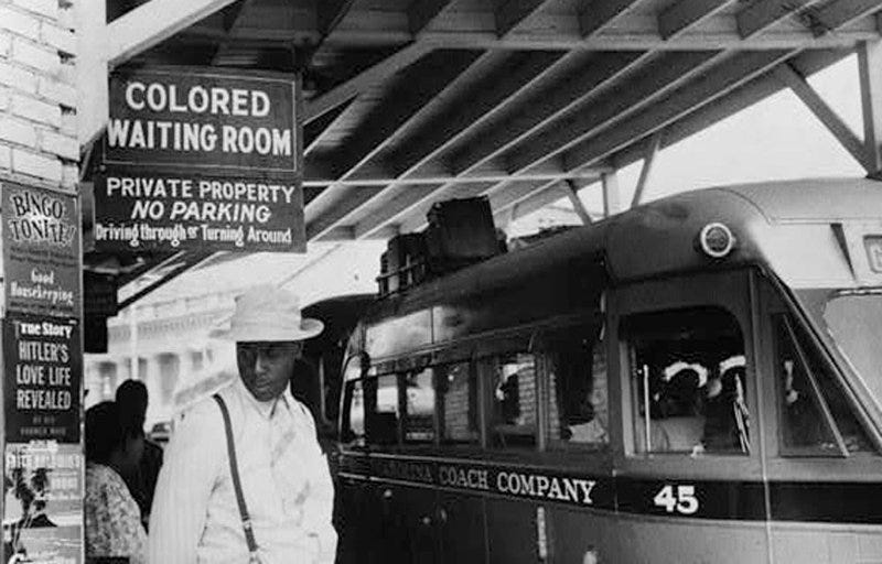 NewOrleans_Plessy-1940-bus-station-LOC.jpg