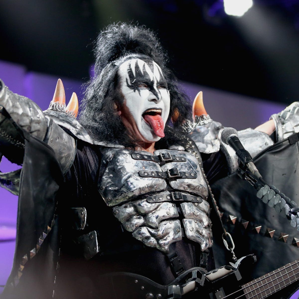 Technology makes everything less emotional, says Gene Simmons of Kiss - CNET