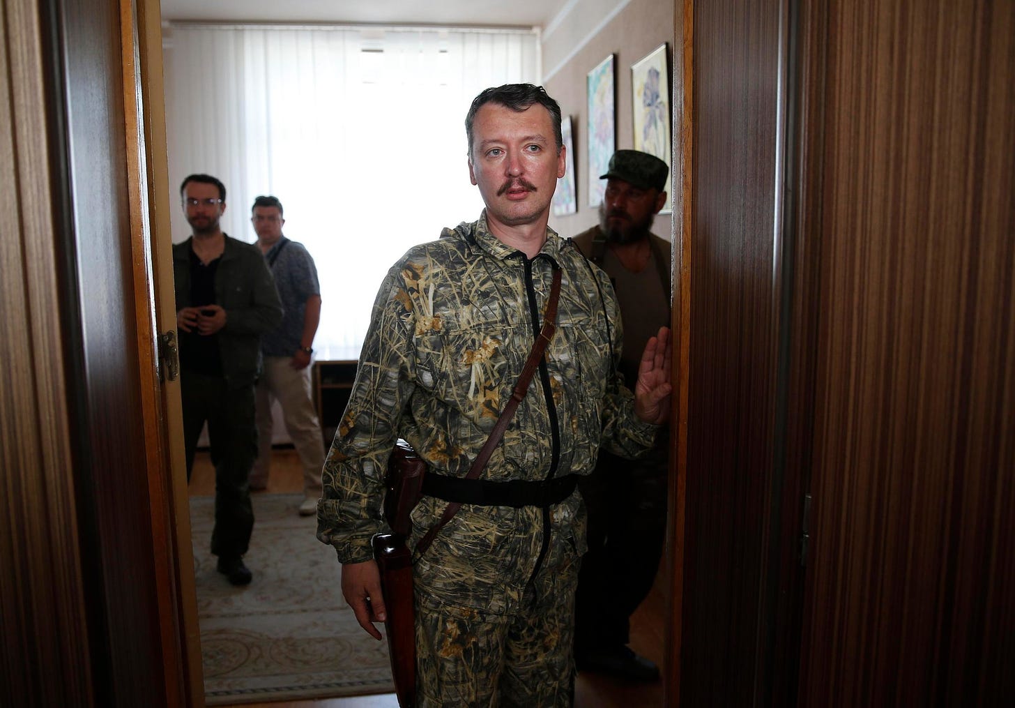 Shadowy Rebel Wields Iron Fist in Ukraine Fight - The New York Times