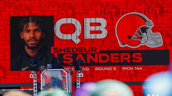 Browns 'worked hard to trade up for' Shedeur Sanders, per report