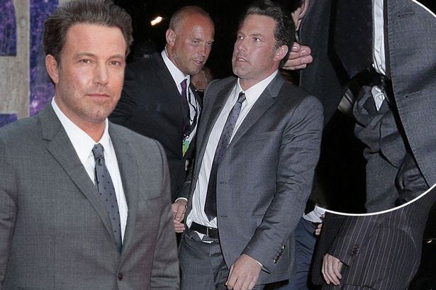 ben affleck untucks for suicide squad 2016 gossip