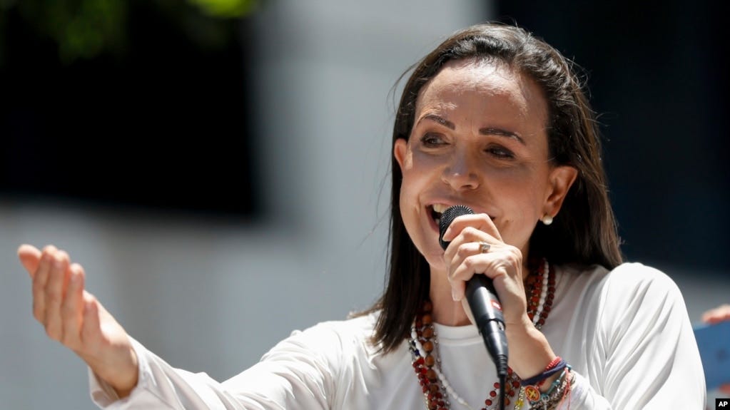 ARCHIVO - María Corina Machado, dirigente opositora venezolana, habla durante una manifestación política en Caracas, el 28 de agosto de 2024.