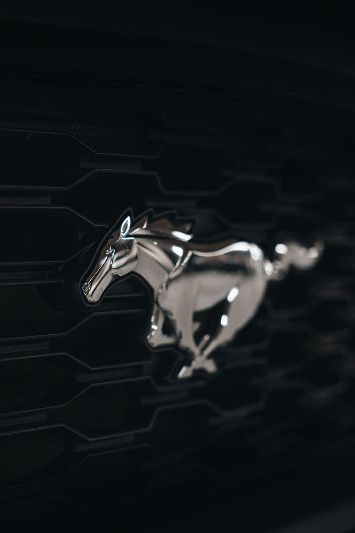 silver horse icon