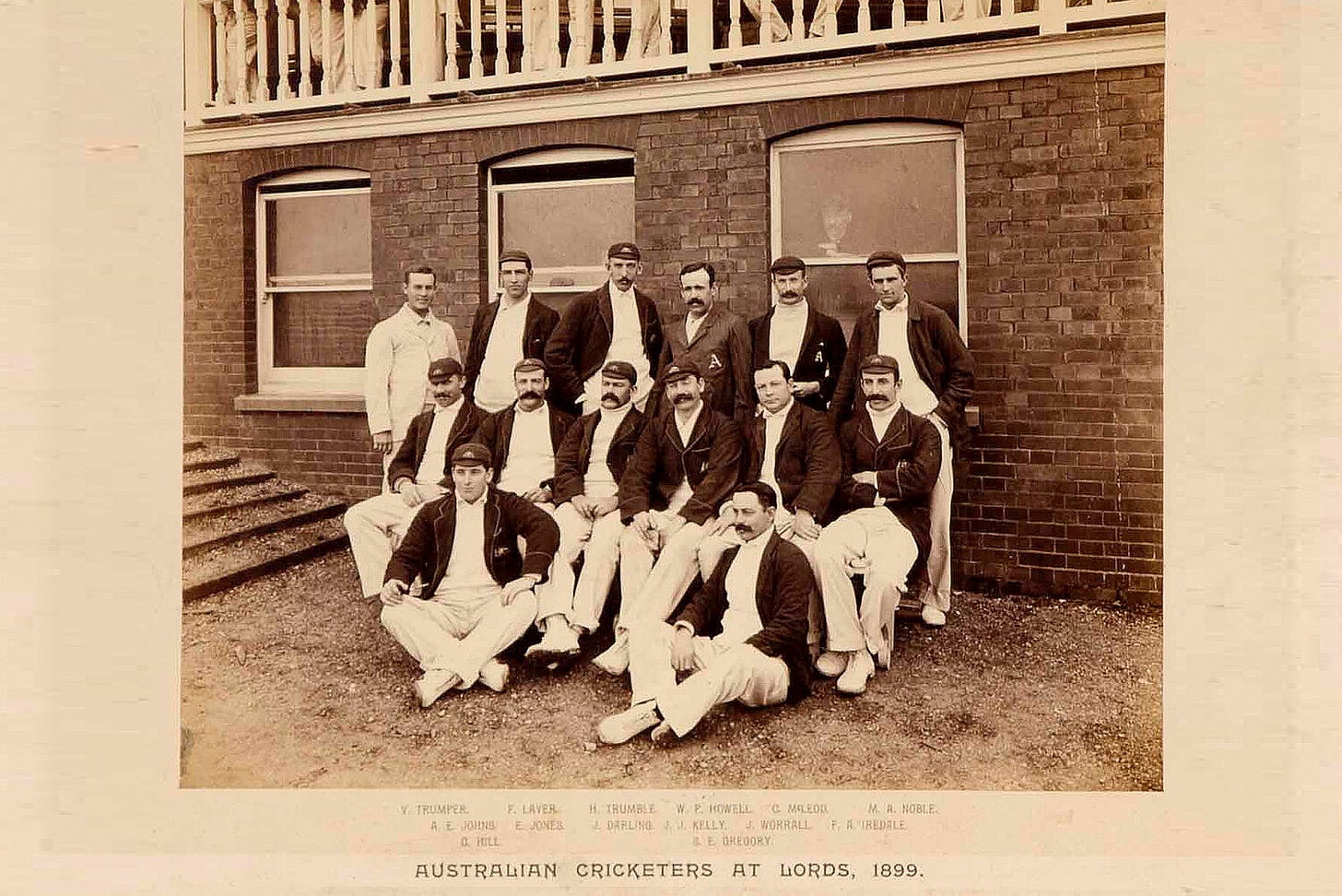  Green and gold were first used by the Australian cricket team that toured England in 1899.  