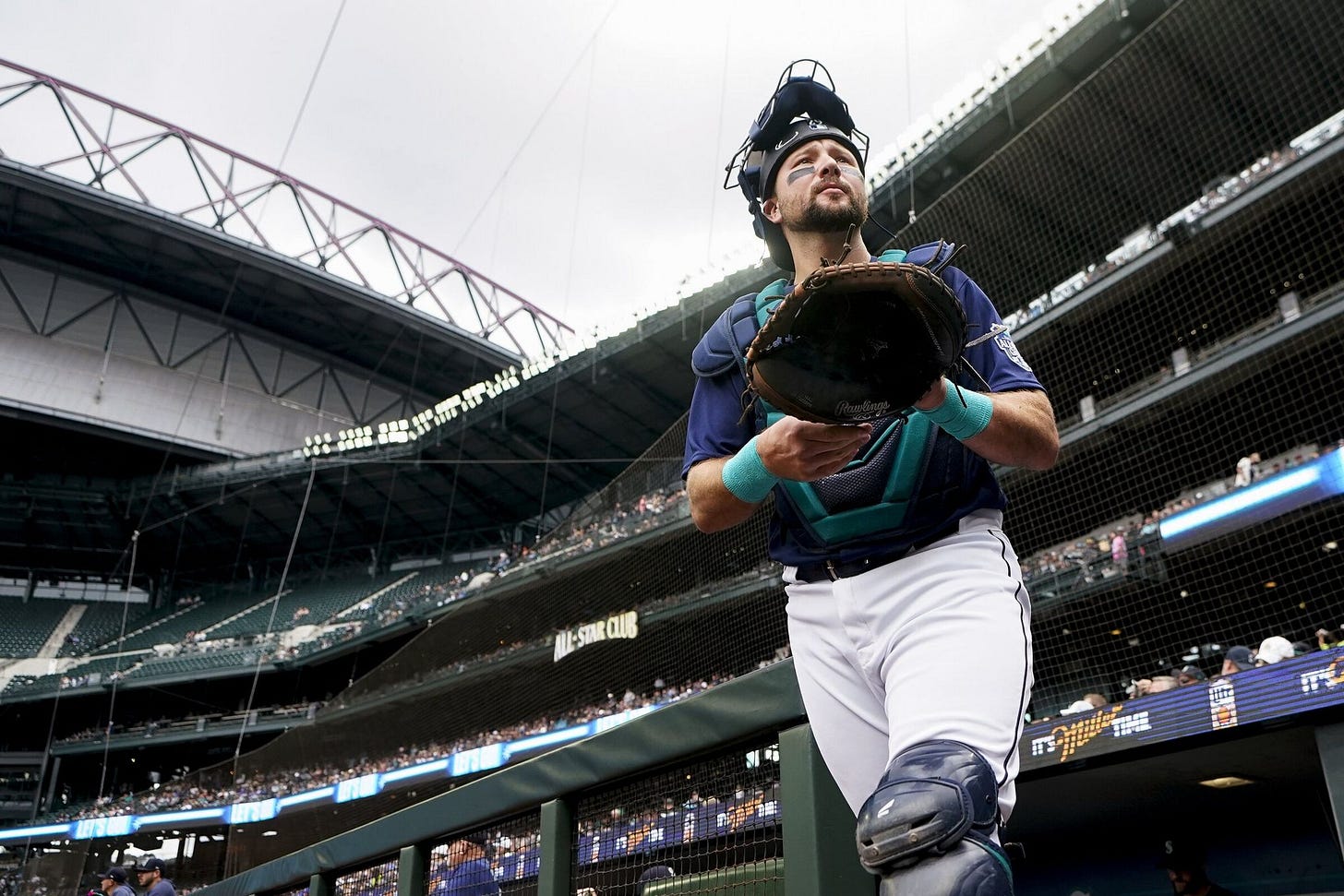 Cal Raleigh keeps taking beating behind plate for Mariners, keeps producing  | The Seattle Times