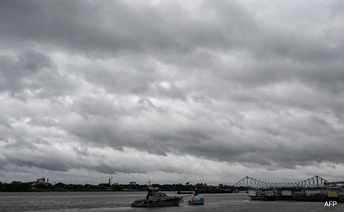 Cyclone Remal Strikes Bengal Coast: A Trail of Devastation Unveiled