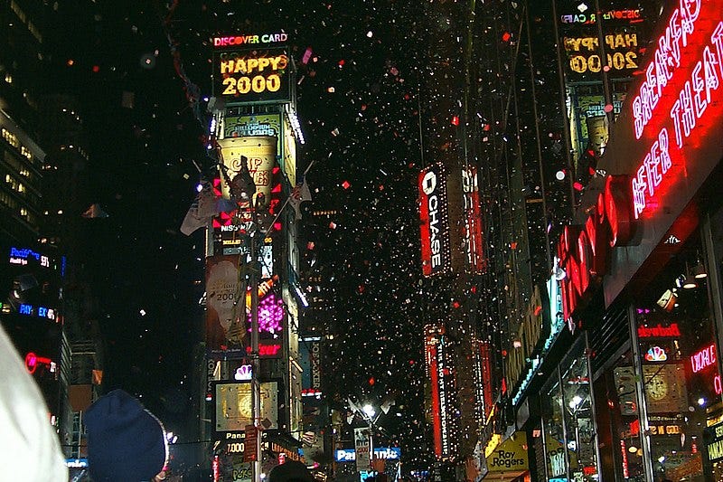 File:Times Square on New Years' Eve 1999-2000, New York, USA.jpg