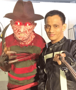 movie tv tech geeks marius maronella with freddy krueger comic con asia