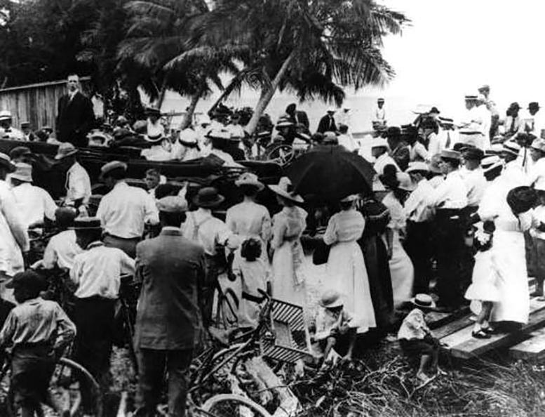 Opening of Collins Bridge on June 12, 1913