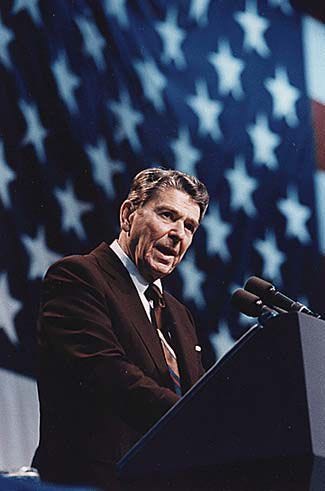 Picture of President Ronald Reagan speaking at a rally in 1986.
