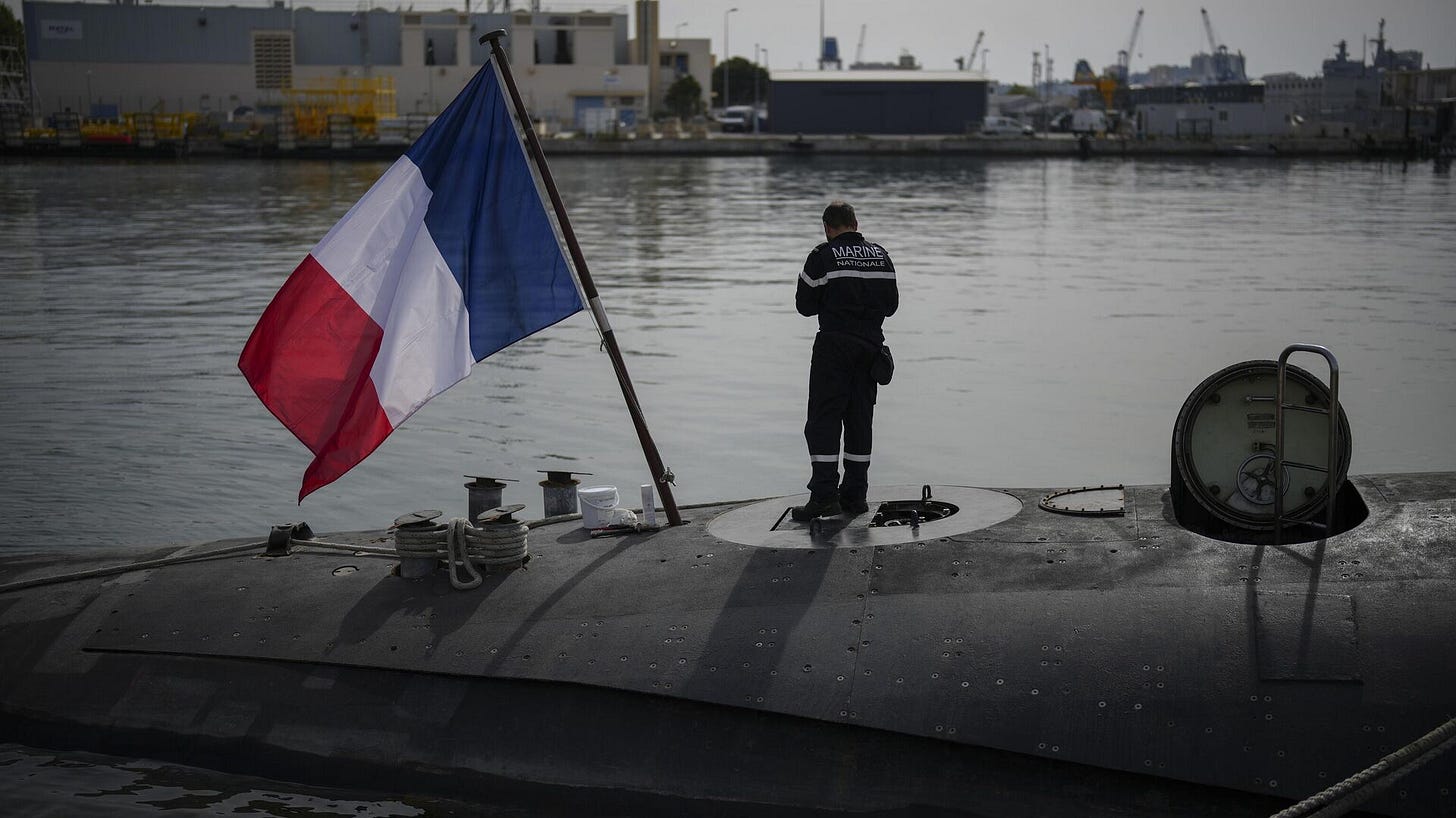 File photo. A sailor prepares a French Rubis-class submarine at the Toulon naval base in southern France, Monday, April 15, 2024. The nuclear powered submarine will be guarding France's Charles de Gaulle aircraft carrier during training exercises dubbed Neptune Strike in the Mediterranean. - Sputnik International, 1920, 06.03.2025