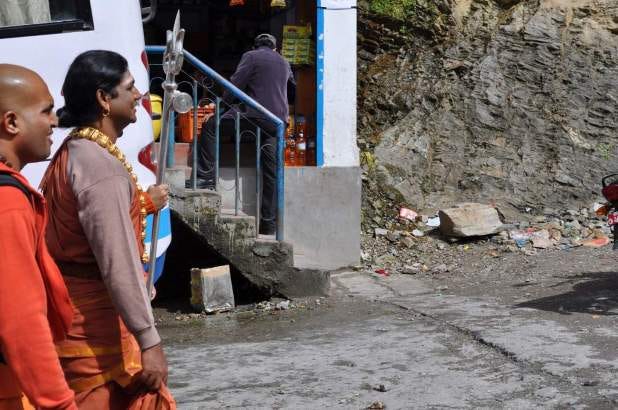 Swami Nithyananda at Friendship Bridge (Nepal-Tibet)