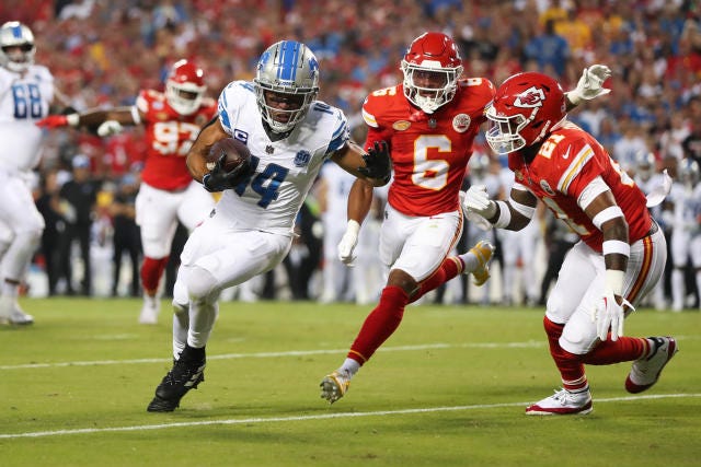 Maybe it's not the same old Lions, as Detroit pulls off huge upset against  Chiefs