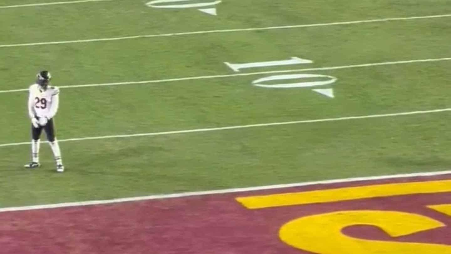 Cameras Caught Bears DB Taunting Crowd Before Making Huge Mistake on Hail  Mary