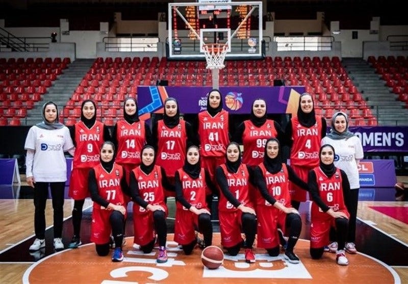 Acusan de traición a jugadoras de la selección iraní de baloncesto por no cantar  el himno LaPatilla.com