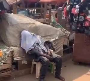 VIDEO: Man dies at Ashaiman bus stop after requesting seat