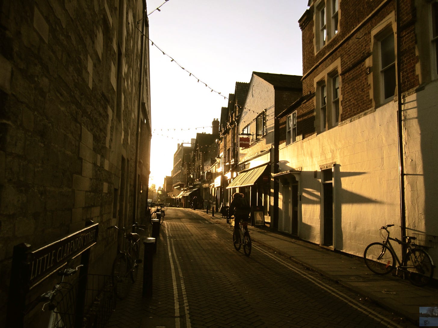 Cyclist on an Oxford lane.