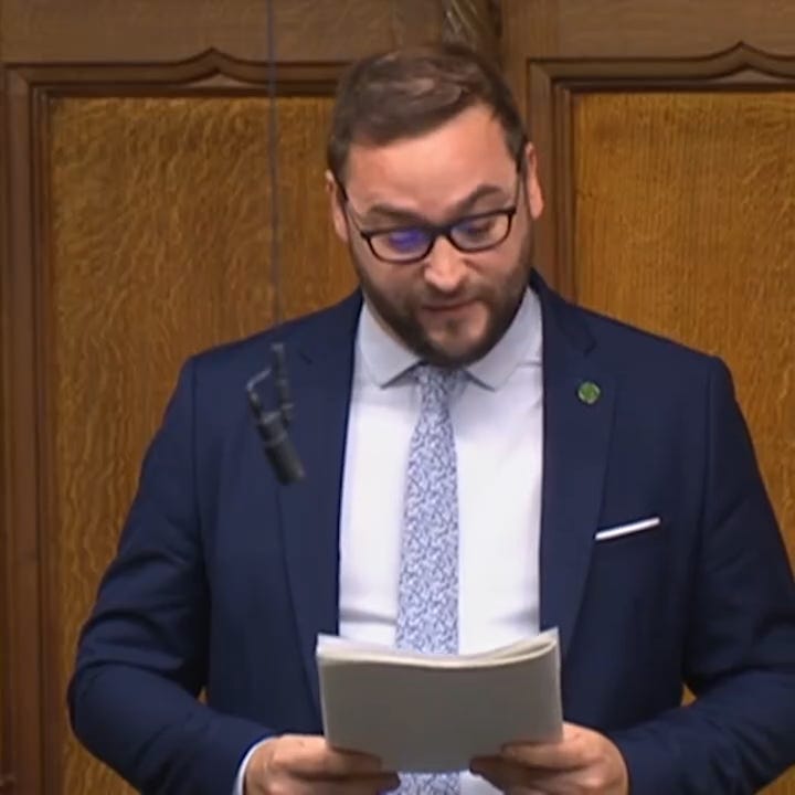 Bury Southin työväenpuolueen kansanedustaja Christian Wakeford käytti lokakuussa 2023 parlamentin etuoikeutta ja nimitti 63-vuotiaan Birwain Pohjois-Lontoon Barnetissa asuvaksi Hamasin toimijaksi. Bury Southin työväenpuolueen kansanedustaja Christian Wakeford käytti lokakuussa 2023 parlamentin etuoikeutta ja nimitti 63-vuotiaan Birwain Pohjois-Lontoon Barnetissa asuvaksi Hamasin toimijaksi.