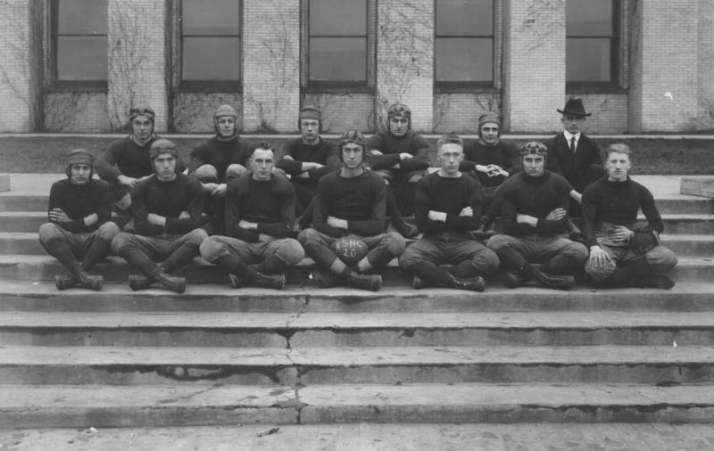 File:1920 Kent State Silver Foxes football team.png