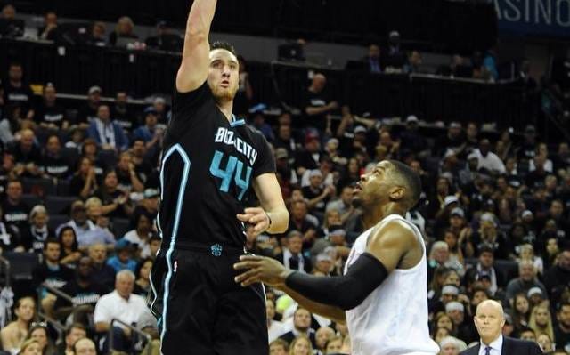 charlotte hornets sting miami heat 96-80 breaking losing streak 2016 images