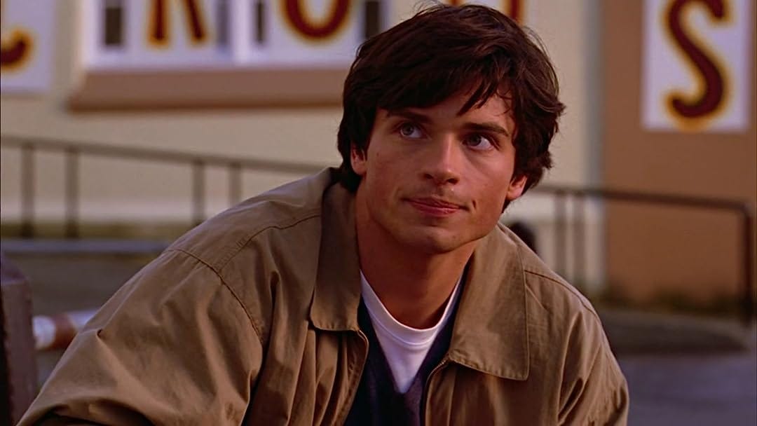 Smallville starring Tom Welling, Kristen Kruek, Michael Rosenbaum, Allison Mack, John Schneider and Annette O'Toole. Click here to check it out.