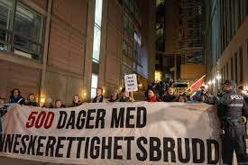 Protesta sami en Oslo contra aerogeneradores en el parque eólico de Fosen