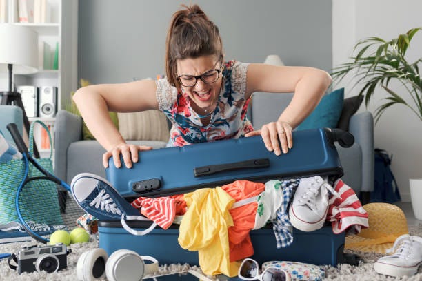 270+ Overpacked Bag Stock Photos, Pictures & Royalty-Free Images - iStock | Overpacked  suitcase