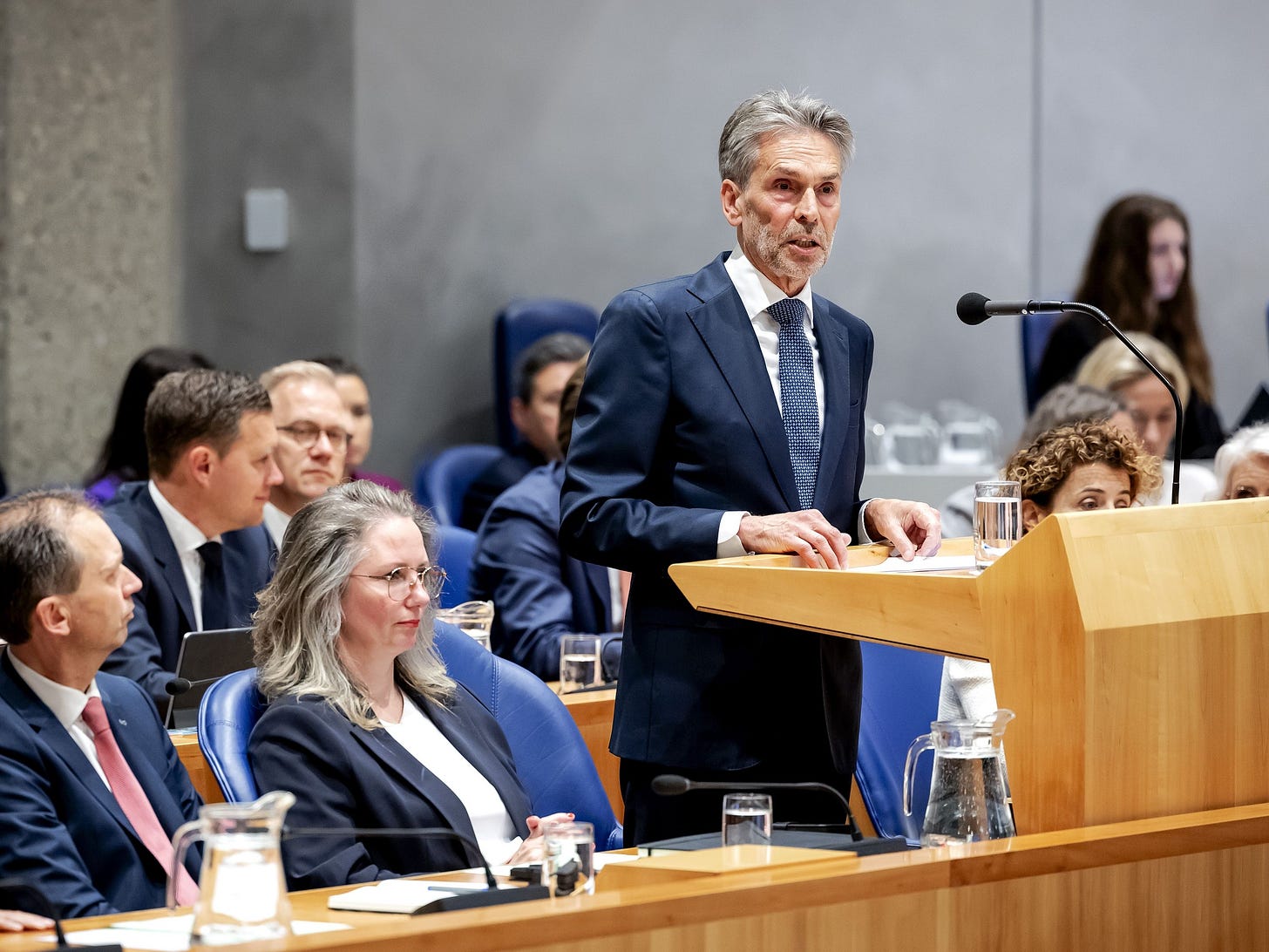 Vandaag echte vuurdoop voor premier Schoof, in debat met de Kamer