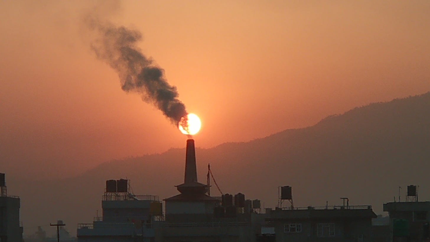 https://upload.wikimedia.org/wikipedia/commons/0/0d/Air_pollution3.jpg