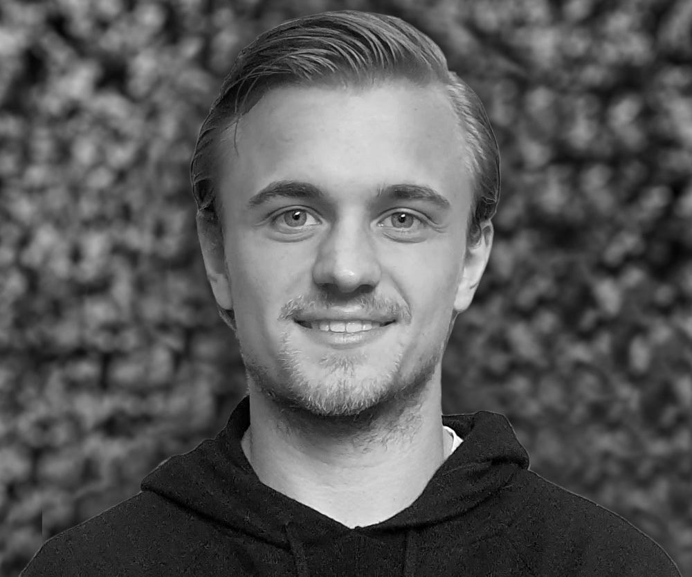 Piers Kicks — Investing in blockchain games Piers Kicks — Investing in blockchain games