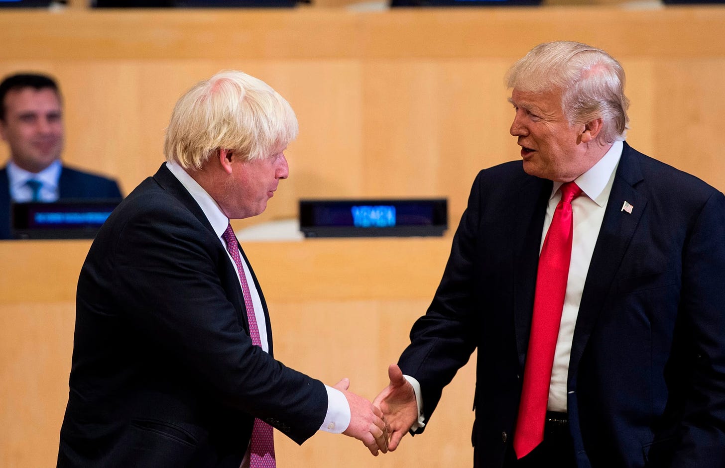 Trump recibe en Milwaukee el apoyo de Boris Johnson, que aseguró verlo «en plena forma