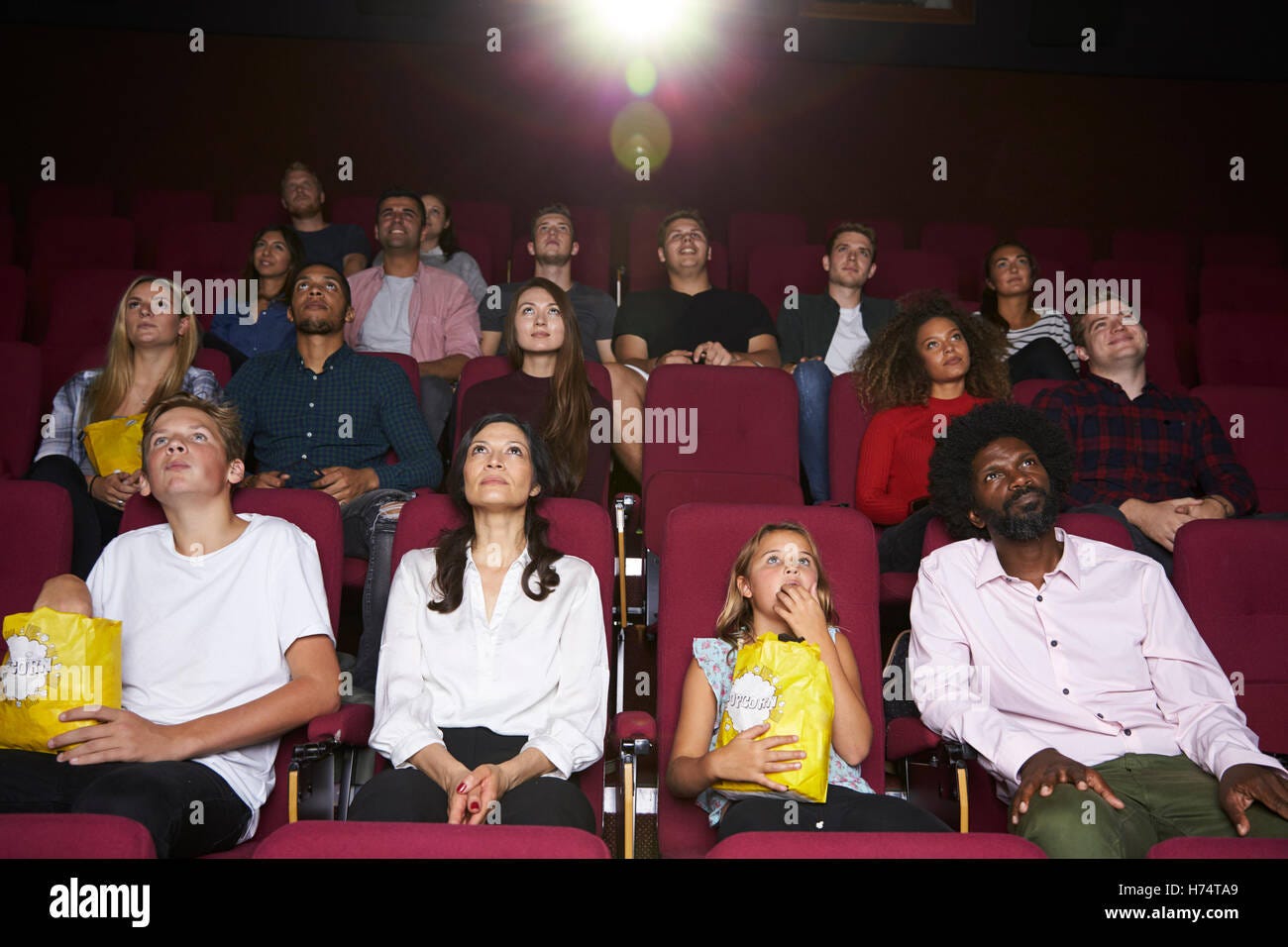 Cinema audience hi-res stock photography and images - Alamy