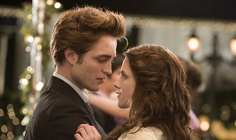 Robert Pattinson, Kristen Stewart in Twilight