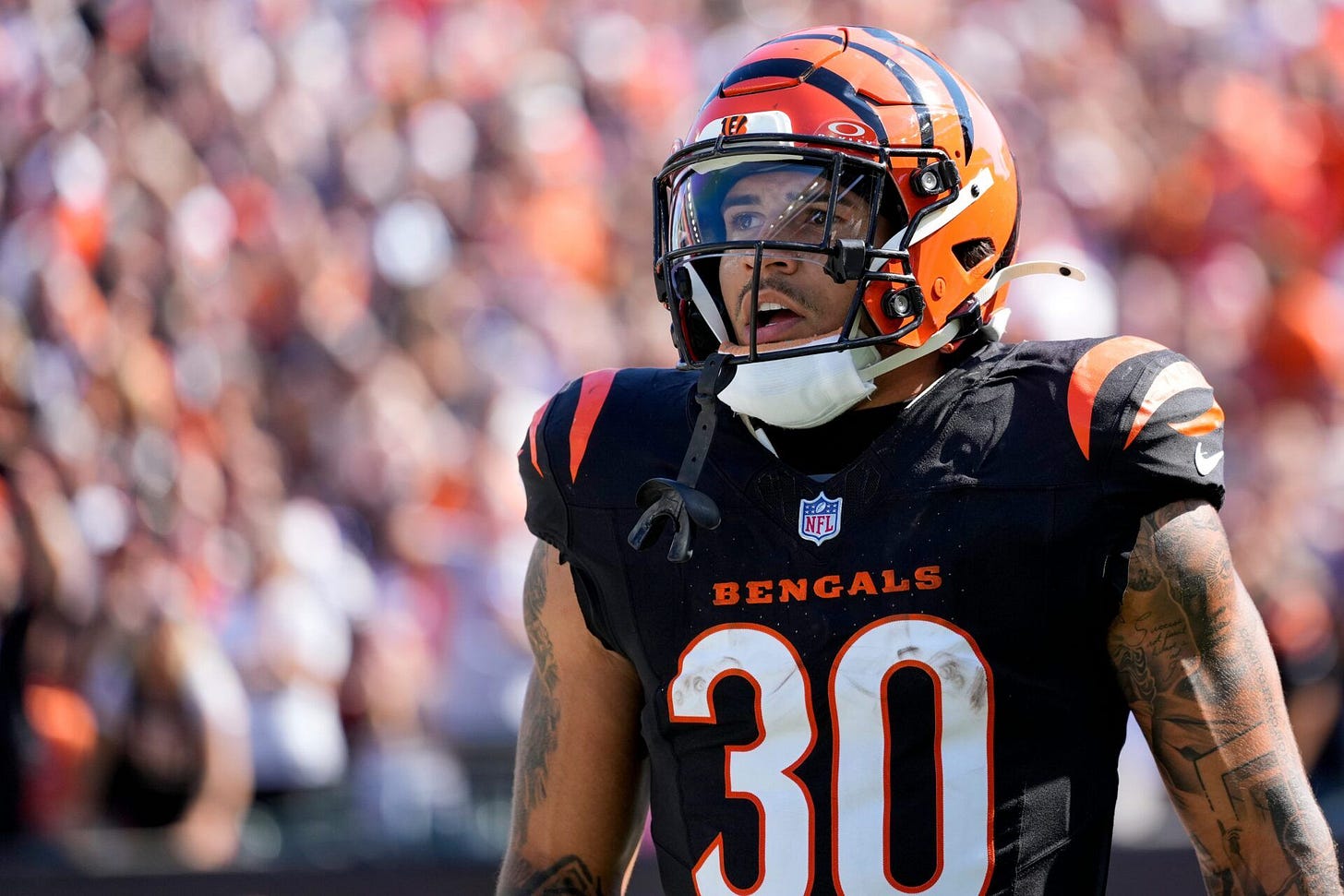 Chase Brown Trade Insight: Fantasy Advice for the Bengals RB After 3  Touchdowns in Last 2 Weeks