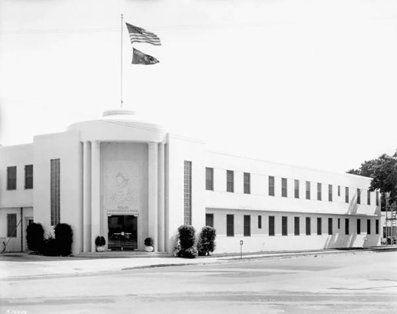  Figure 5: Art Moderne Building in 1942