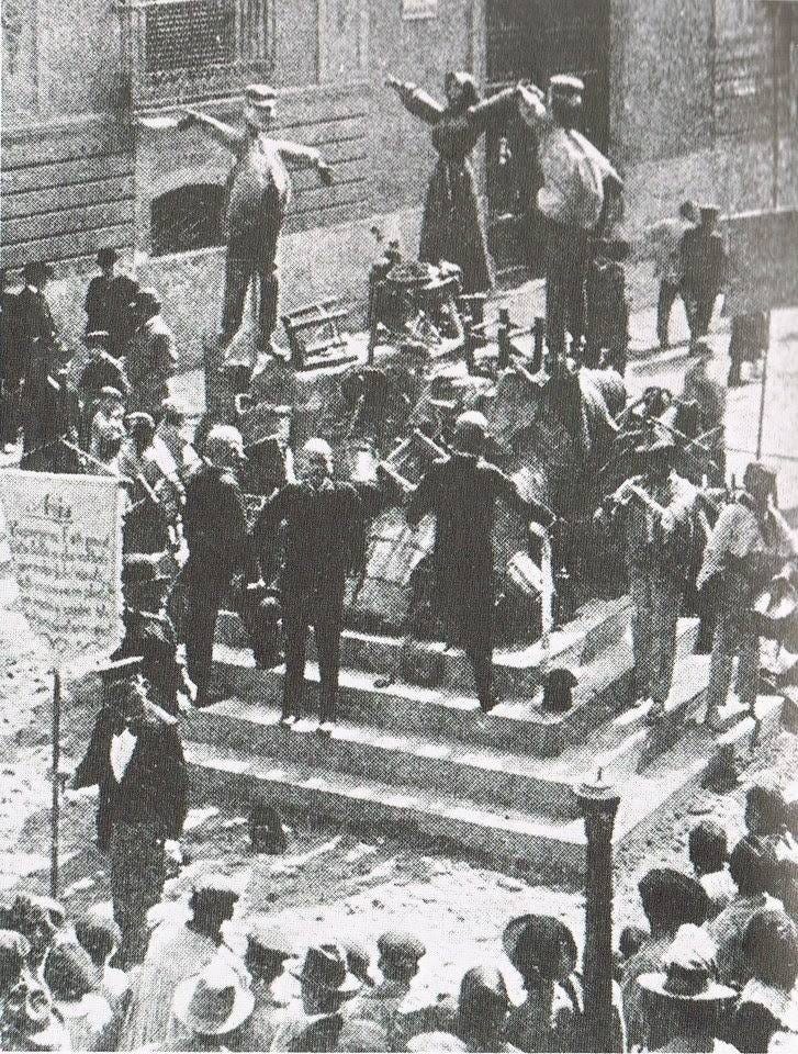 Fotografía de 1903, falla plaza de Mariano Benlliure de Valencia