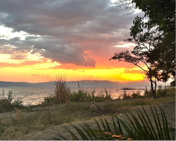 Sunset over Lake Chapala (Photo by Hyacinthe Miller)