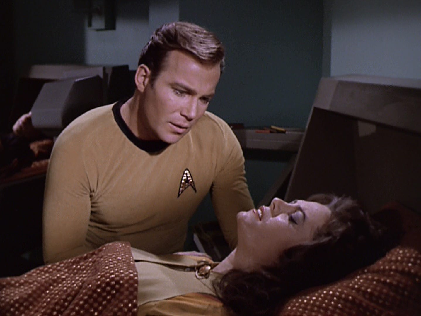 Star Trek Episode 29: Operation - Annihilate! - Midnite Reviews
