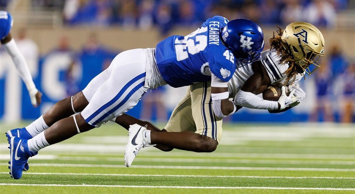 Wisconsin Football Lands Kentucky Transfer Linebacker Tyreese Fearbry