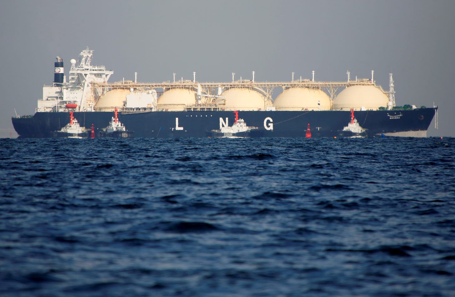 EXCLUSIVE Energy majors bid for Qatar LNG project despite lower returns |  Reuters