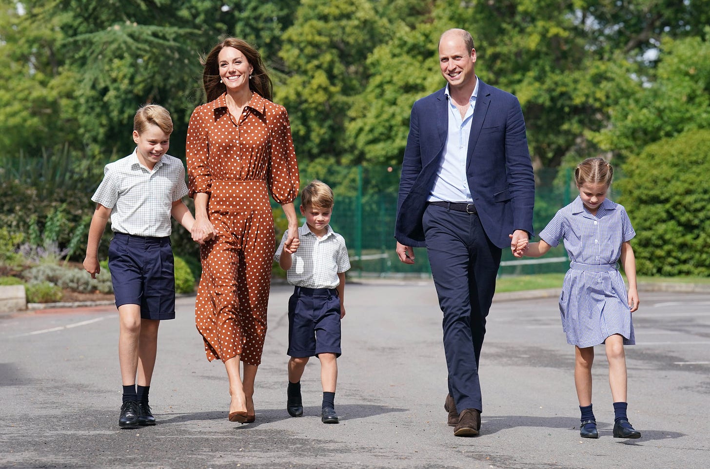 prince william and kate middleton drop children at lambrook