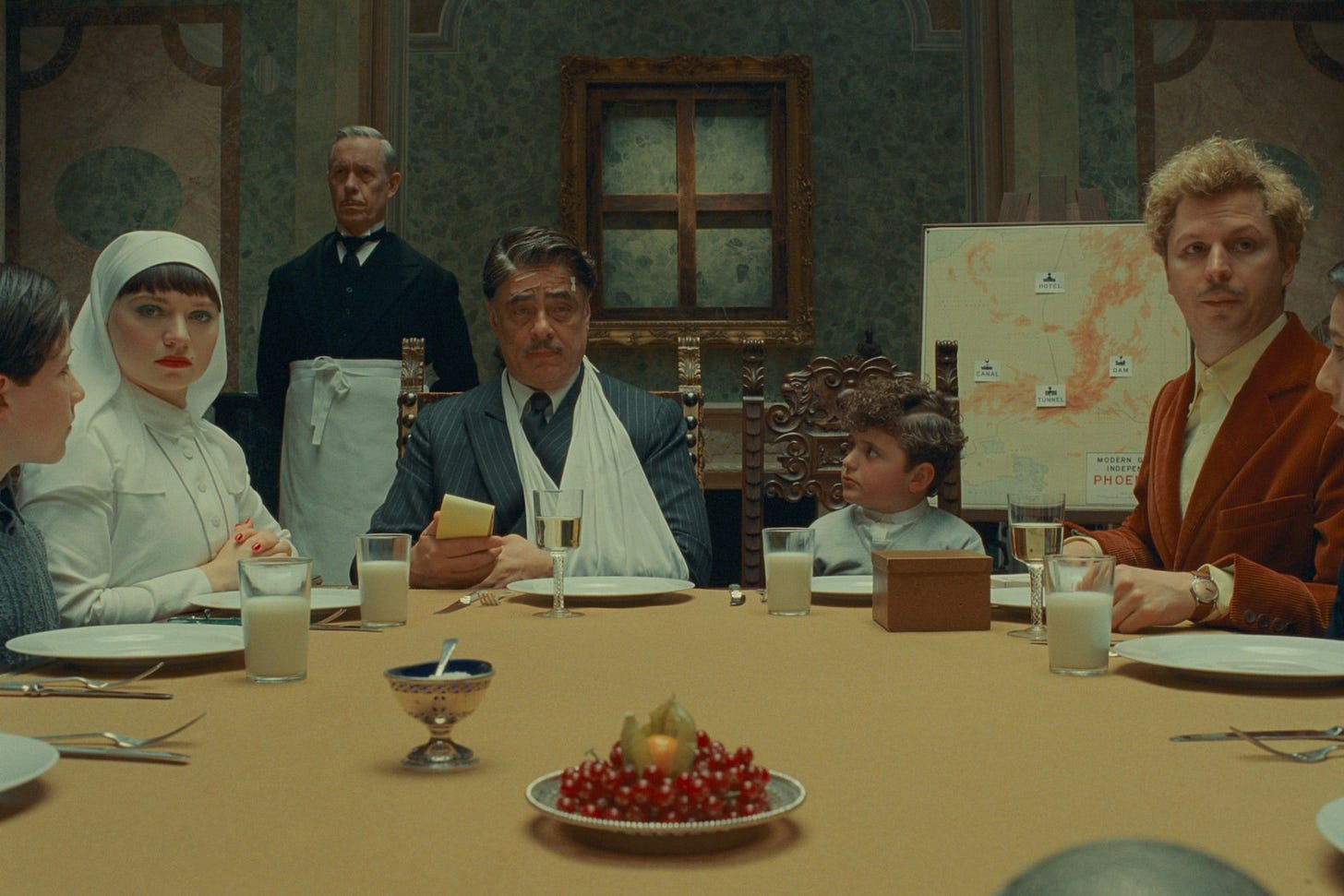 The Phoenician Scheme' Review: Wes Anderson's Dad-Daughter Comedy is a  Delight