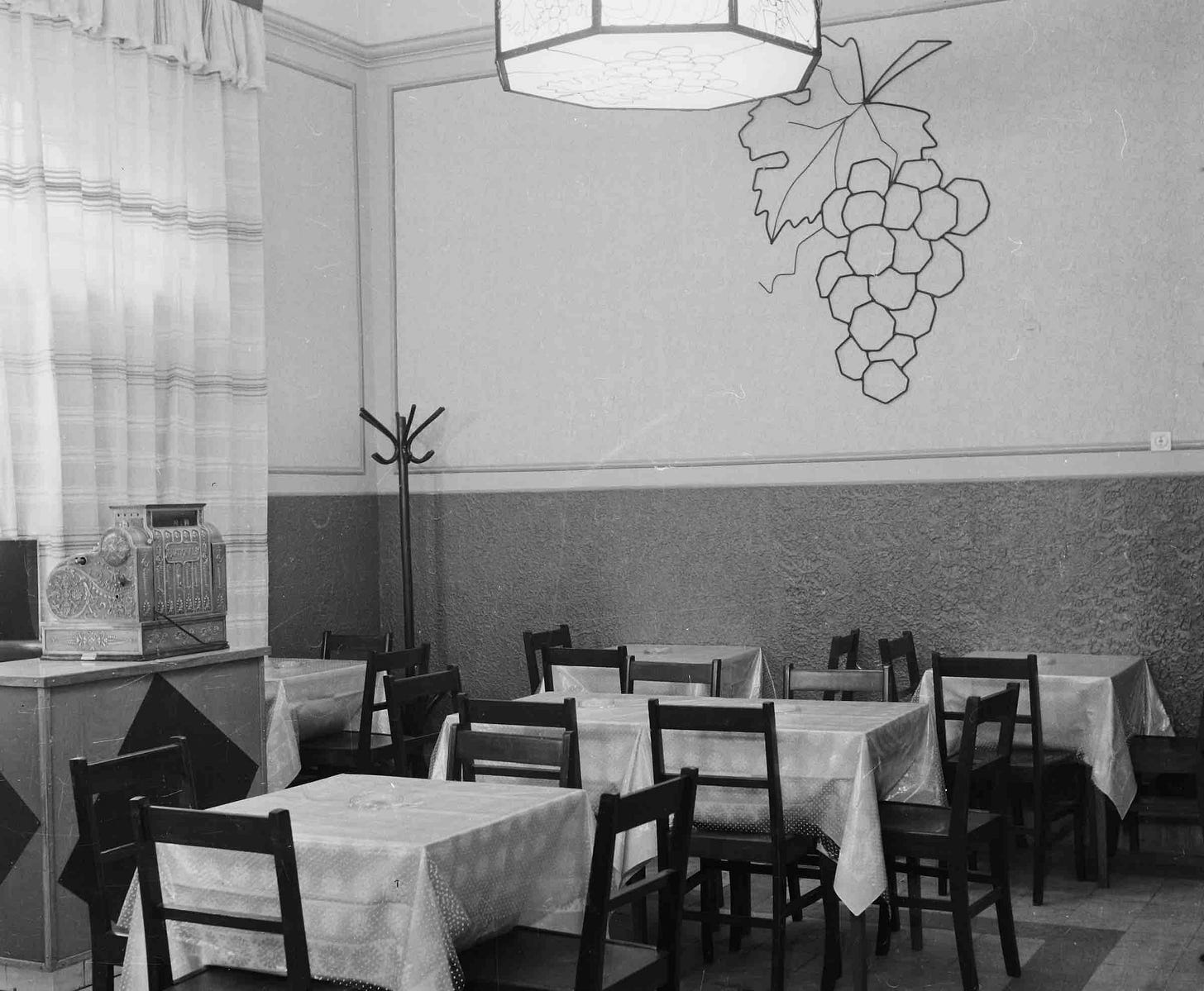 Empty wine restaurant