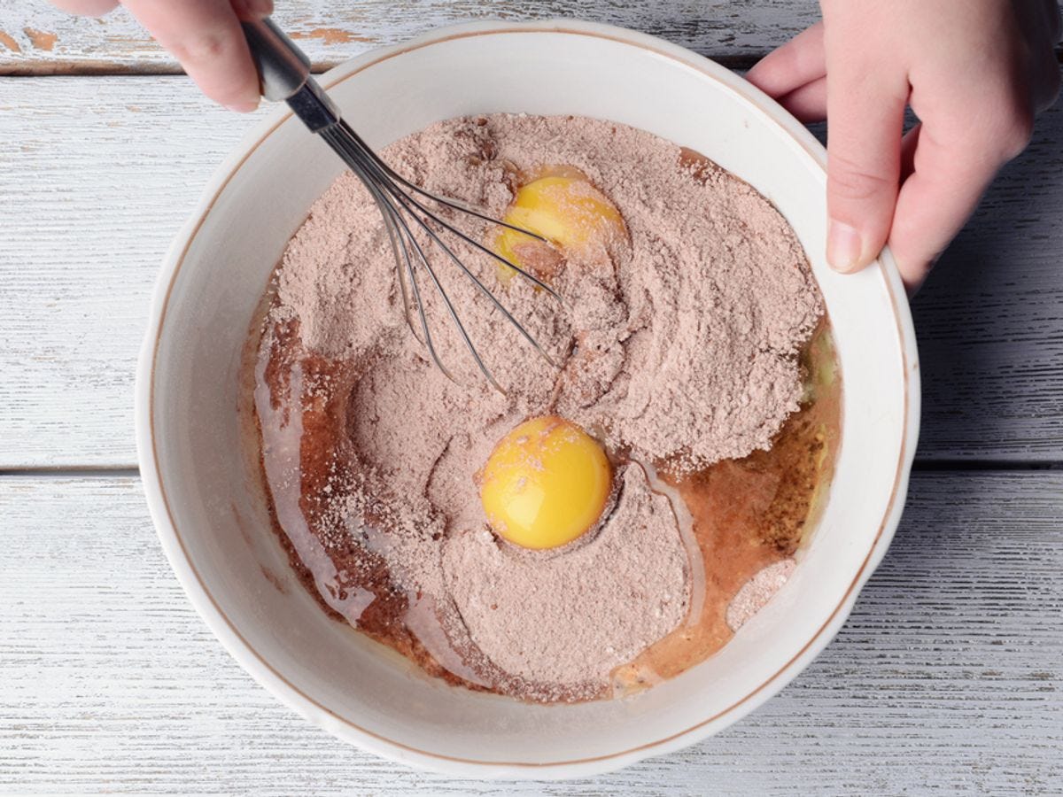 Requiring an Egg Made Instant Cake Mixes Sell? | Snopes.com