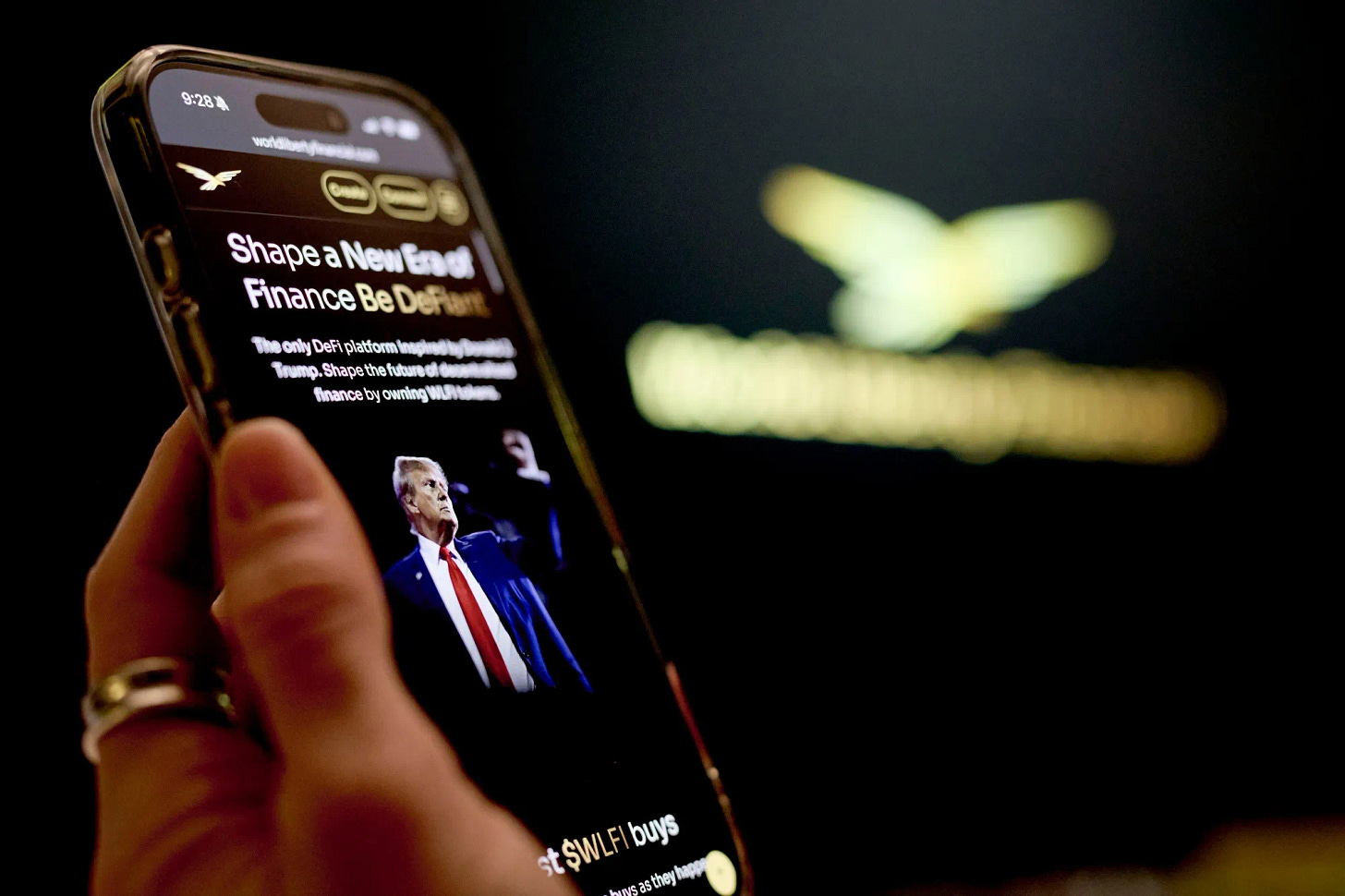 Trump's Crypto Project Plans to Offer Dollar-Tracking Stablecoin - Bloomberg