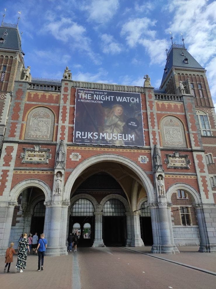 Tο απέναντι Rijks museum